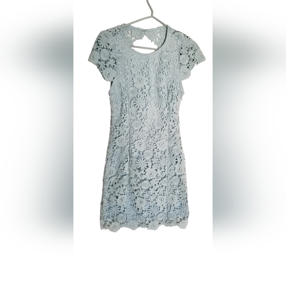 Lulus Dresses & Skirts - LULUS Romance language light baby blue backless floral lace dress,size SMALL